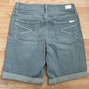 Seven7 Striped Stretch Denim Bermudas Jeans Shorts 6